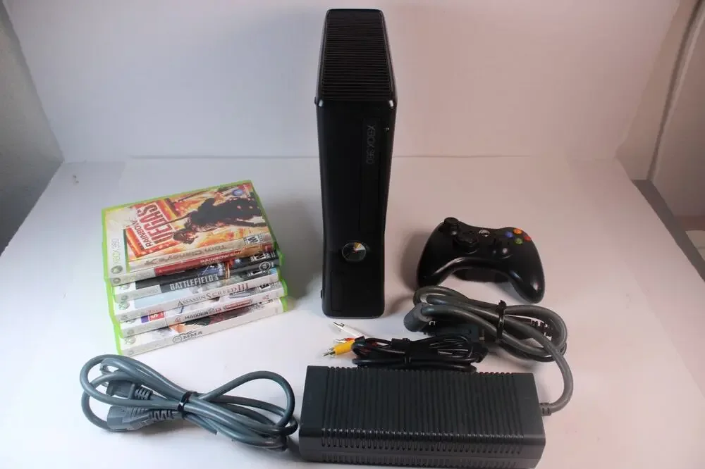 Xbox 360 S Slim Console Bundle/Lot, 5 Games 1 Controller, cords, Tested/works